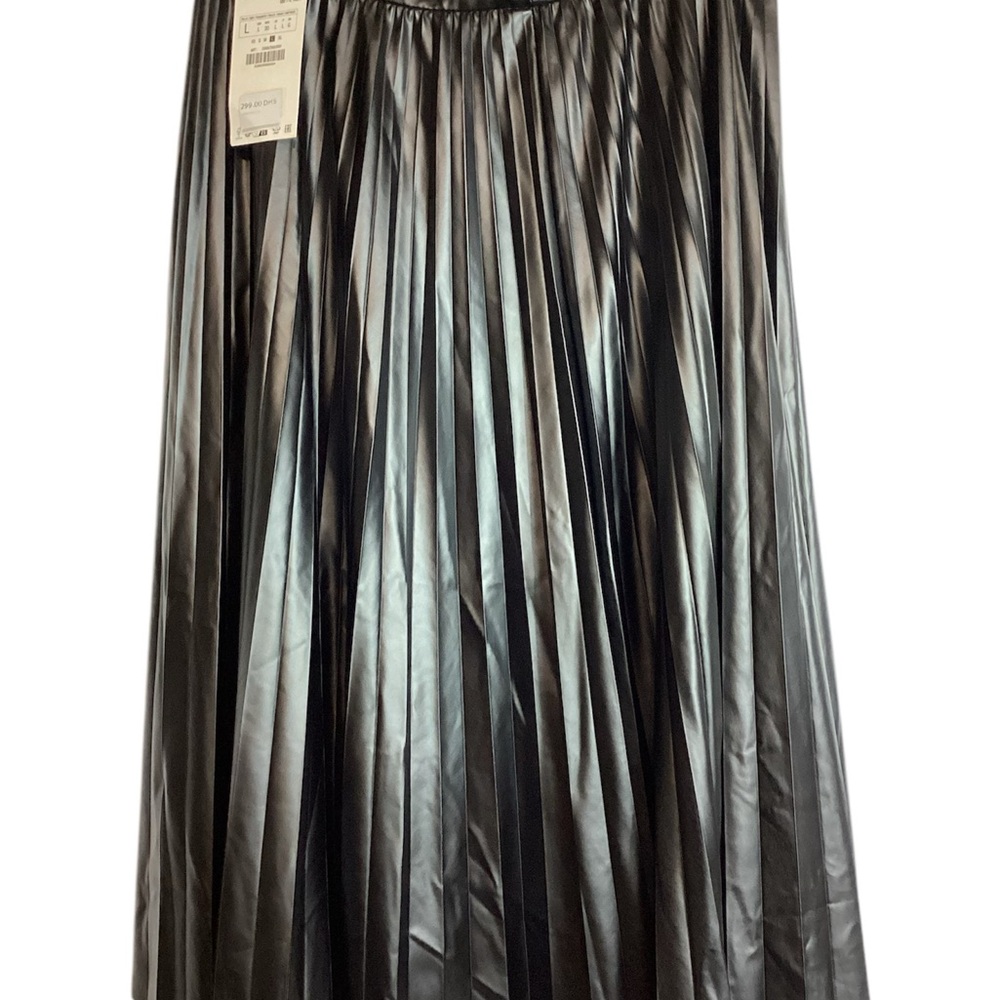 Zara Elegant Black faux leather Pleated Skirt